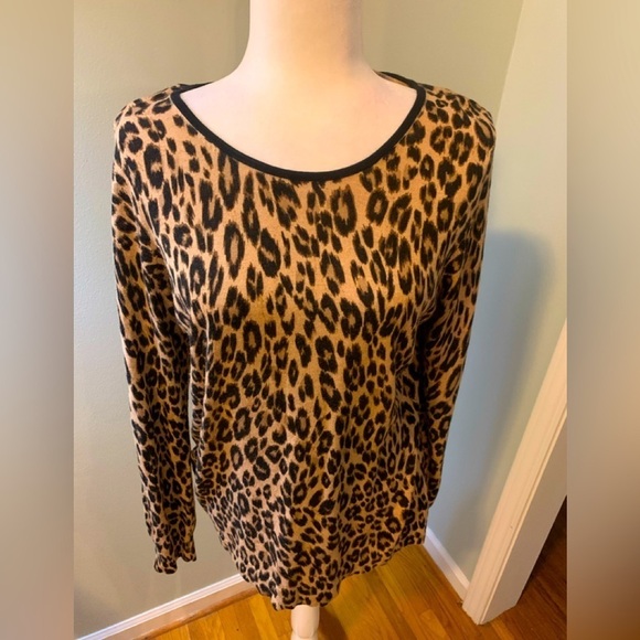 Chico’s leopard angora/silk blend sweater, size 2 - Picture 2 of 7